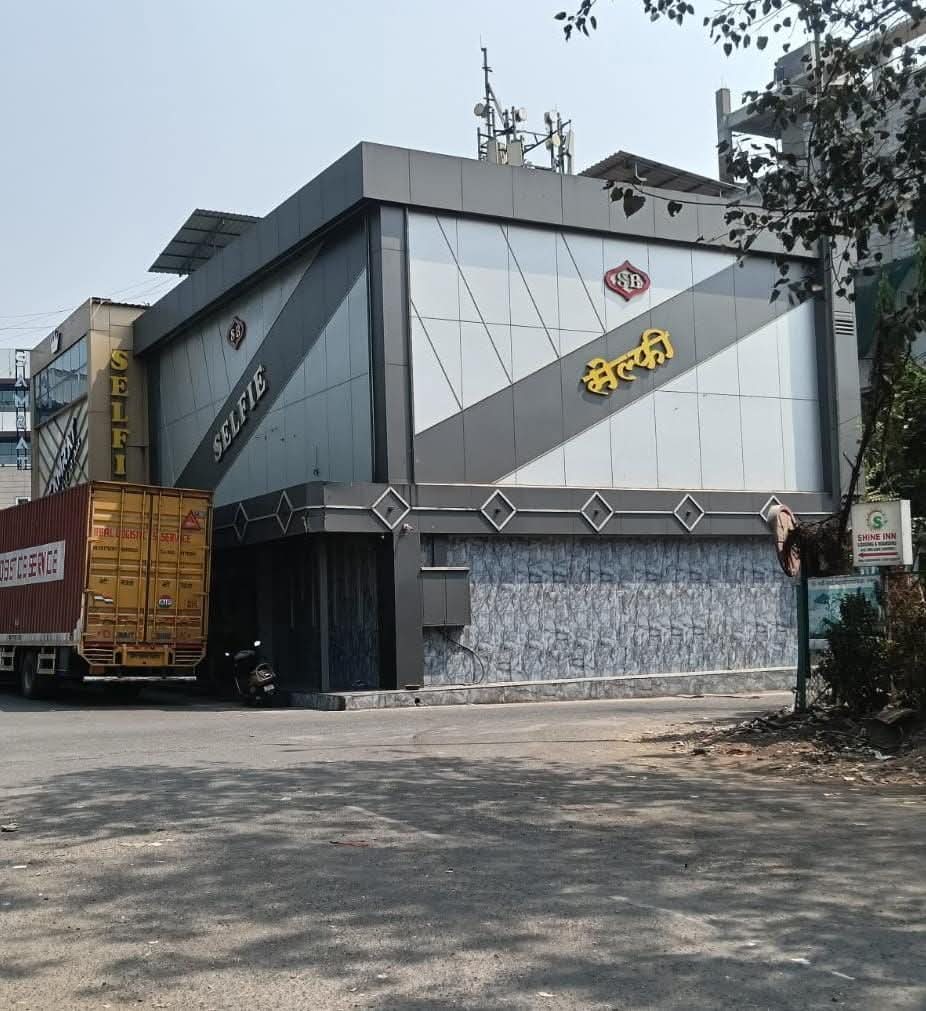 रबाळे MIDC मध्ये नियमांना तिलांजली? बारचे अनधिकृत बांधकाम; तक्रारीनंतरही प्रशासन गप्प